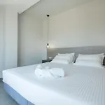 Sky-high Penthouse W. Stunning Views - 04