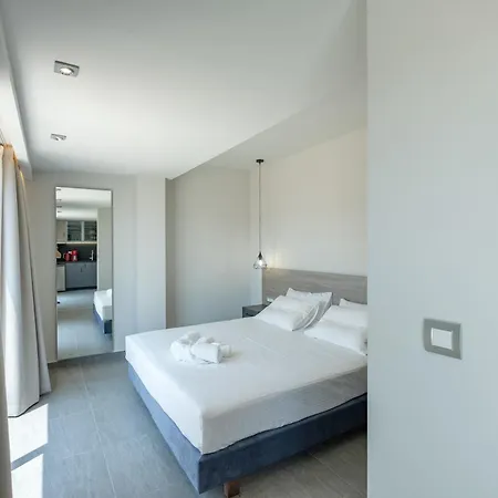Sky-high Penthouse W. Stunning Views - 04 דירה