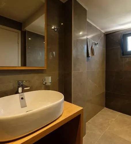 Sky-high Penthouse W. Stunning Views - 04 *