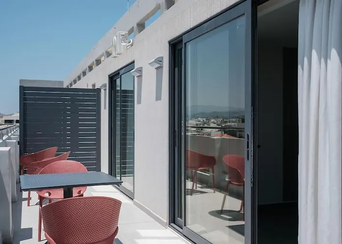 Sky-high Penthouse W. Stunning Views - 04