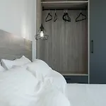 Sky-high Penthouse W. Stunning Views - 04