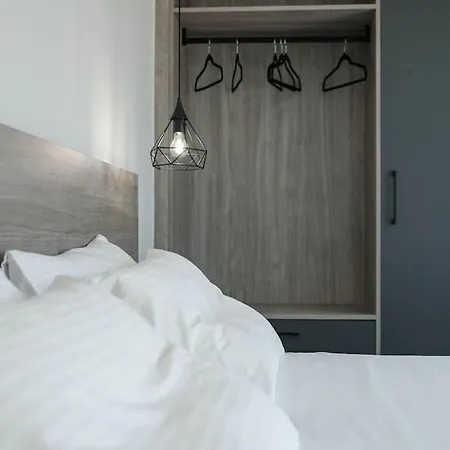 Sky-high Penthouse W. Stunning Views - 04 아파트 하니아